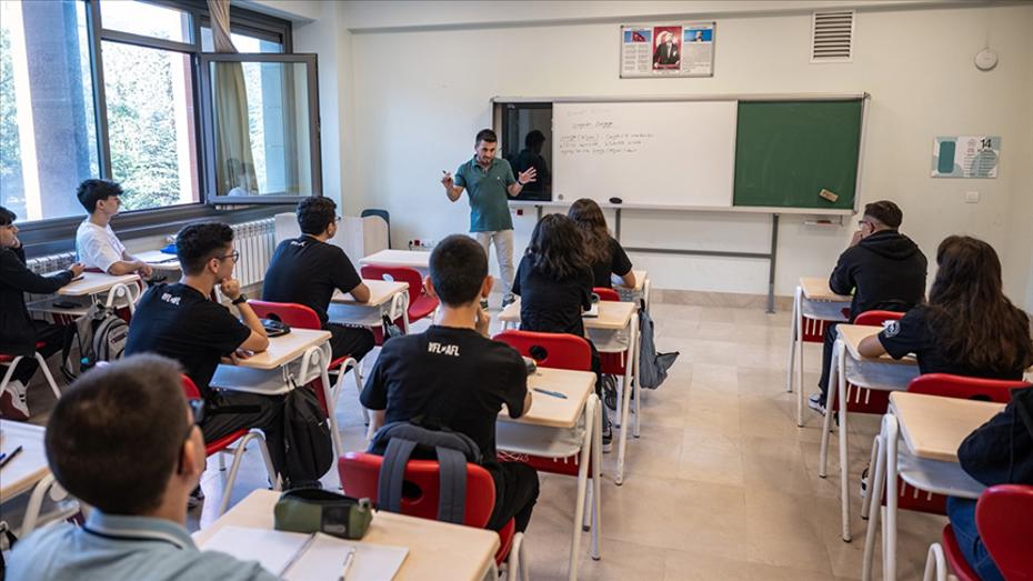 Milli Eğitim Bakanlığı'ndan Ek Ücret ve Ders Saatleri Düzenlemesi Resmi Gazete'de Yayımlandı