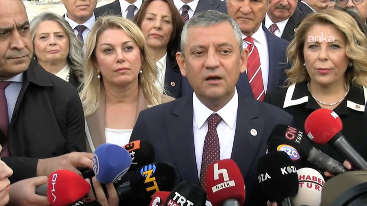 Son Dakika... Özgür Özel'den AKP'ye Mersin, İBB ve fon krizi tepkisi: 'Operasyonun fon krizinin üzerini örteceğini umuyorlar'