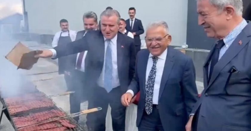AKP’nin mangal partisi tepkilere yol açtı… Bir hafta sonra vatandaşlar şöyle düşündü: Mangal tutkunu cumhurbaşkanı “1 ton sosis” dağıtacak – Son Dakika Siyasi Haber