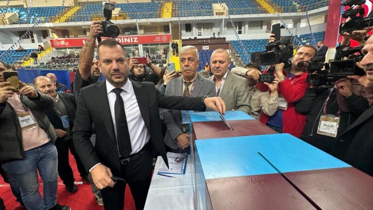 Trabzonspor Başkanı Ertuğrul Doğan seçimlerde oy kullandı