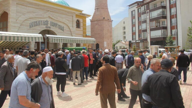 Rahatsızlanan ilkokul öğrencisi hayatını kaybetti – Son Dakika Türkiye Haberleri