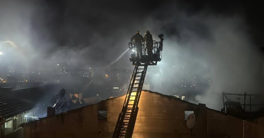 İstanbul’da 5 katlı binada yangın