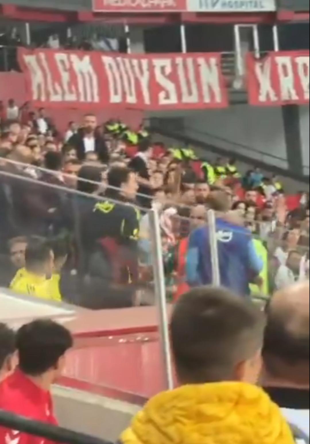 Samsunspor-Fenerbahce Match, Mert Hakan Yakdaş standlarında bir yaralanma ve standlar arasındaki standlar nedeniyle maç! 2
