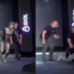 Rus robot tanıtımda yere kapaklandı ve parçalandı