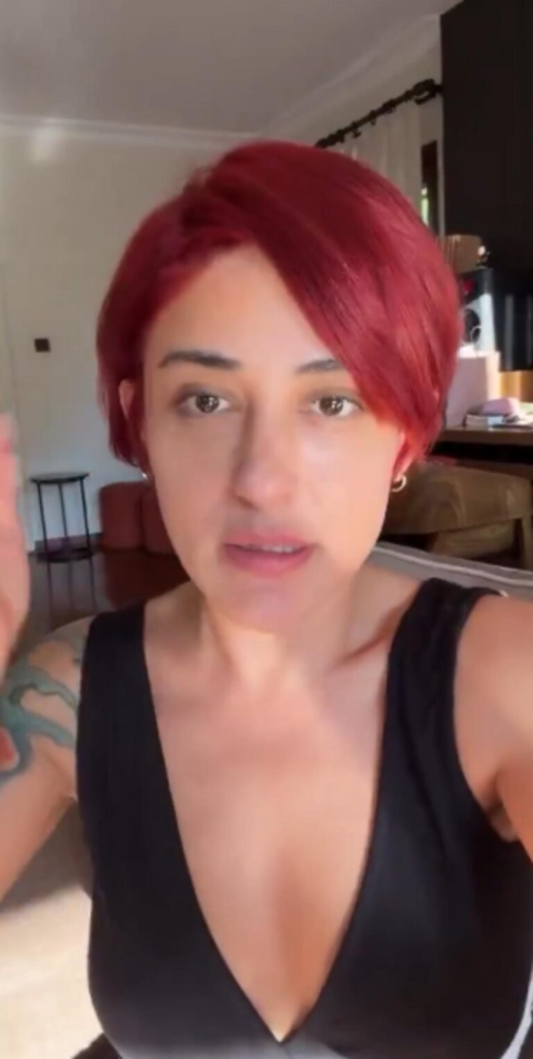 Melek Mosso imaj değiştirdi! Bu defa pek beğenilmedi